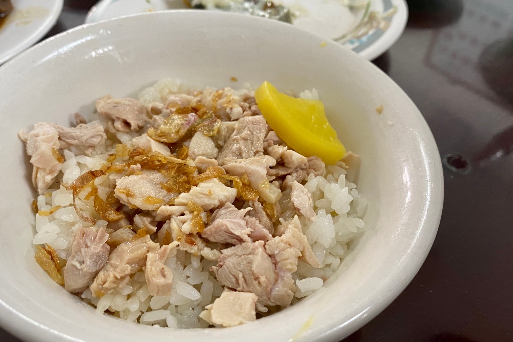嘉義東區美食 :: 桃城三禾火雞肉飯 在地人最愛的火雞肉飯便