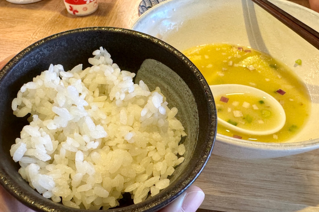 桃園八德美食 :: 小郜家雞白湯拉麵 源自米其林的湯頭配方 